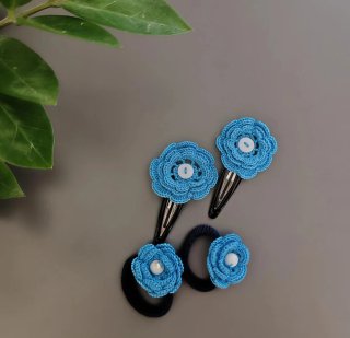 Mollette e elastici uncinetto blu