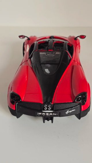 Coche de colección rojo
