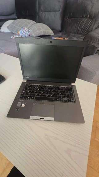 Toshiba Ultrabook Windows 11 LTSC el mas estable