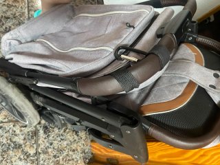 Silla de paseo bebé gris