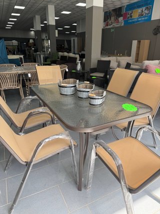 Mesa de jardín con 6 sillas