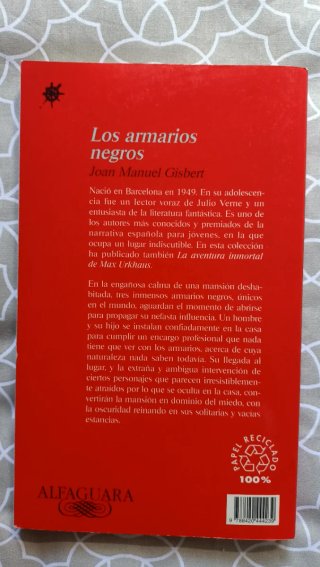 Libro Los armarios negros. Buen estado.