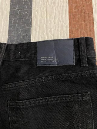 Bershka Vaqueros Cortos Negros Rotos