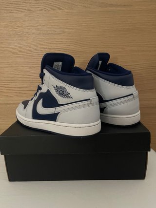 Air Jordan 1 Mid Azul