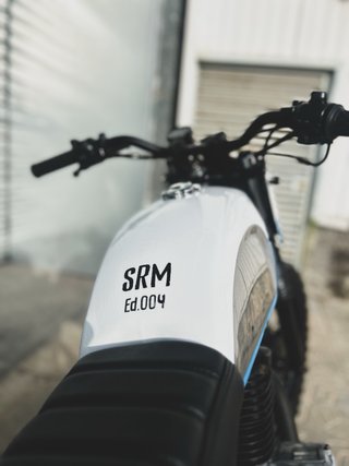 YAMAHA SR250 SRM ED.004 · BRAT STYLE · RESTAURADA
