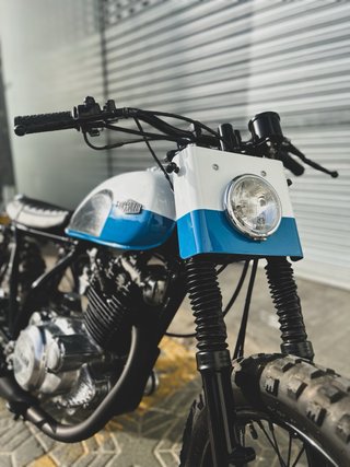 YAMAHA SR250 SRM ED.004 · BRAT STYLE · RESTAURADA