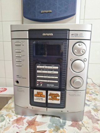 Cadena Musical Aiwa con 2 Altavoces de 50w cada 1