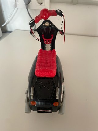 Moto Scooter Monster High Roja y Blanca