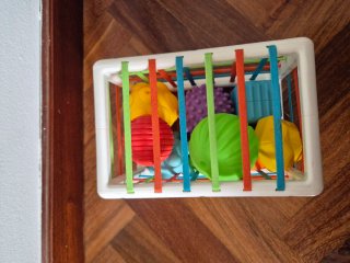 Cubo clasificador de colores