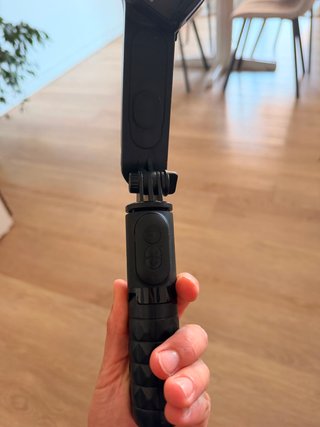 Gimbal Q09 con luz LED y trípode