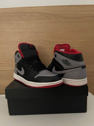 Air Jordan 1 Mid Gris Rojo