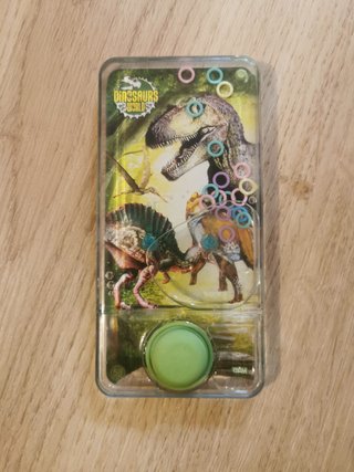 Juego de mano dinosaurios