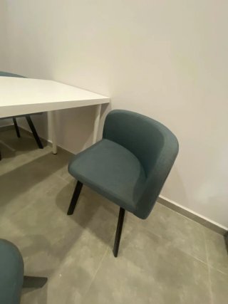 Mesa y 4 sillas