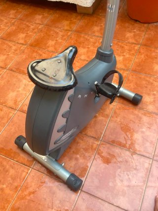Bicicleta Estática BH Fitness