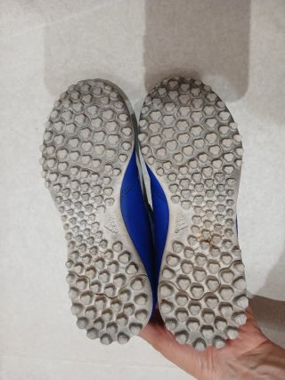 Zapatillas fútbol Adidas Talla 32 como nuevas