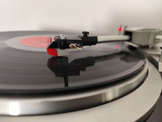 Toca-discos Denon DP 47F