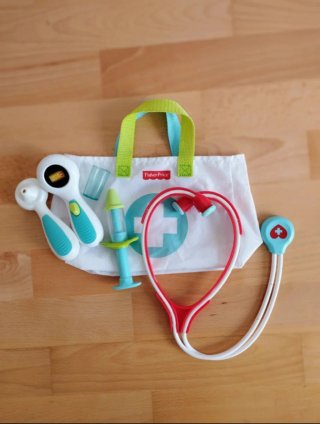 Disfraz Enfermera 3-5 años + Kit Fisher