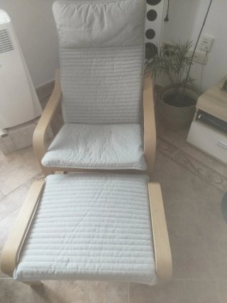 Mecedora Ikea con reposapiés