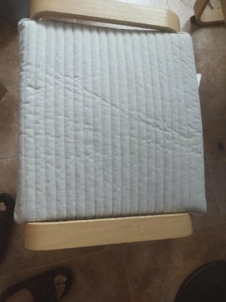 Mecedora Ikea con reposapiés