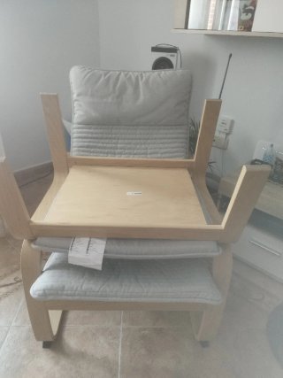 Mecedora Ikea con reposapiés