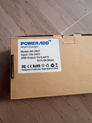 Cargador POWERADD 4 USB + Adaptadores Viaje