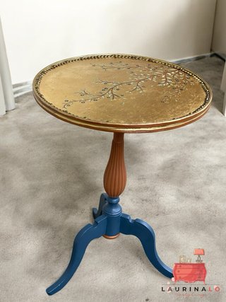 Tavolino decorato a mano oro e blu