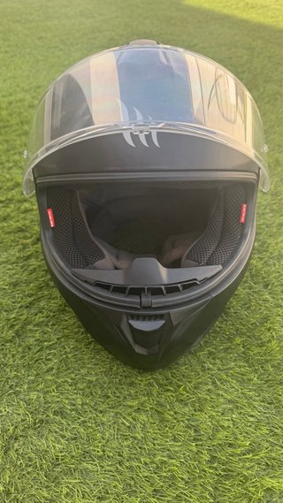 Casco integral de moto MT negro