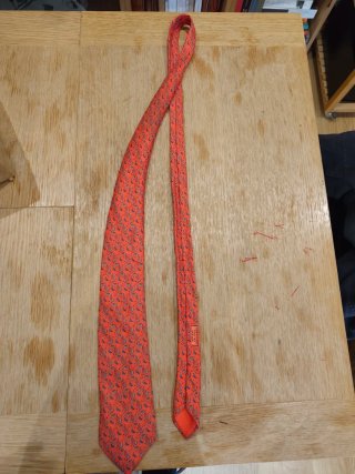 Corbata Hermès 100% Seda Naranja. Etiqueta suelta