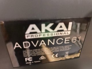 Teclado MIDI AKAI Advance 61