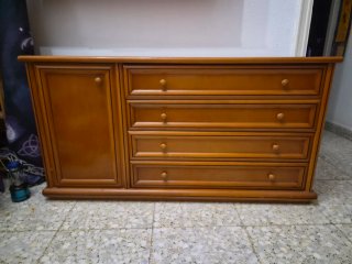 Cómoda madera provenzal con cristal