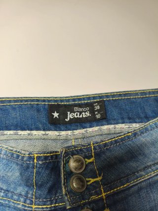 Pantalón vaquero con puños