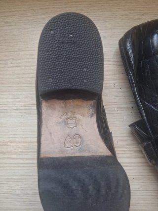 Mocasines Giusti Negro Cocodrilo
