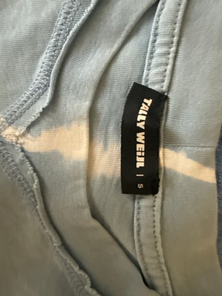 Maglia celeste e bianca tie-dye
