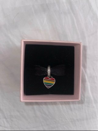 Pandora Corazón Arcoíris Pride LGBTQ+