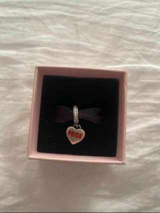 Pandora Corazón Arcoíris Pride LGBTQ+
