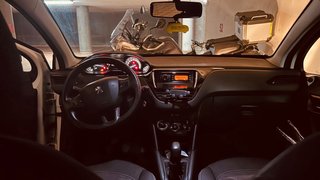 Peugeot 208 2015