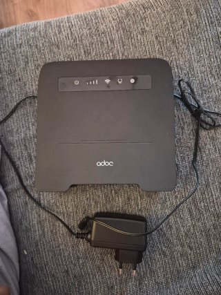 Router WiFi Adoc comprado en tienda Vodafone.