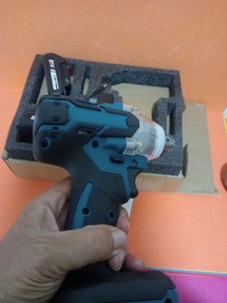Llave de Impacto Inalámbrica 21V 520 Nm