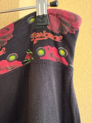 Falda Desigual Negra con Estampado Floral