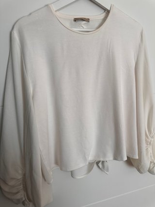 Blusa blanca manga larga abullonada