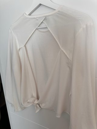 Blusa blanca manga larga abullonada