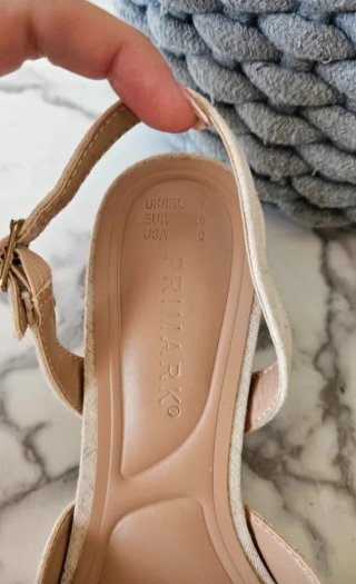 Sandalias Lefties beige y negro