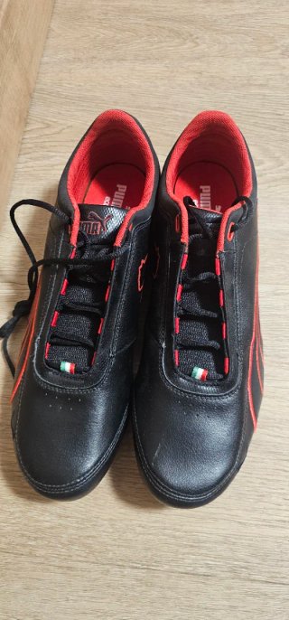 Tenis Puma Ferrari Hombre Negro/Rojo