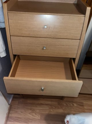 Cómoda de madera para habitación