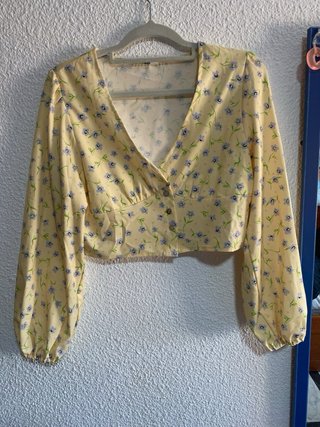 Blusa Crop Top Flores Amarilla Manga Larga