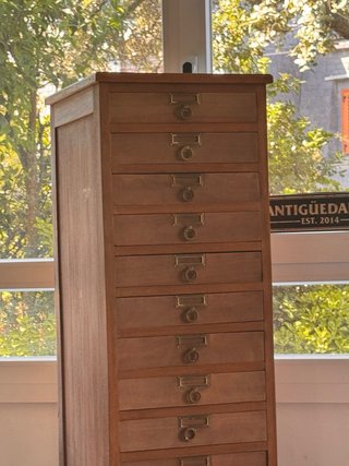 Antiguo archivador francés de madera