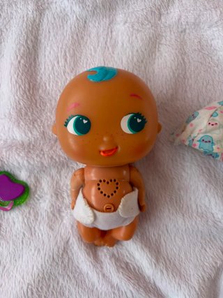 Muñeca The Bellies con chupete
