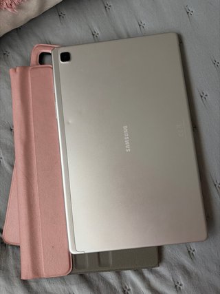Tablet samsung con Funda incluida y Caja incluida