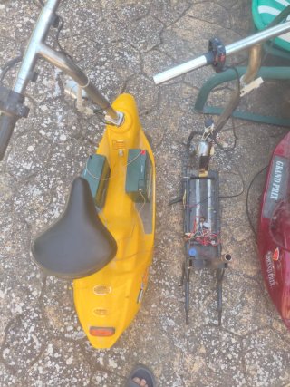 3 Patinetes Eléctricos Antiguos