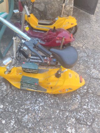 3 Patinetes Eléctricos Antiguos
